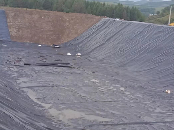 為防滲土工膜的使用進(jìn)行合理保護(hù)設(shè)計 為防滲土工膜的使用進(jìn)行合理保護(hù)設(shè)計