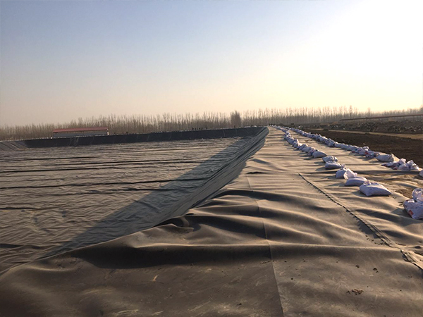 防滲土工膜須根據(jù)細(xì)節(jié)進(jìn)行購買。