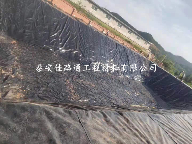 魚塘養(yǎng)殖防滲土工膜鋪設(shè)會實(shí)現(xiàn)怎樣效果？