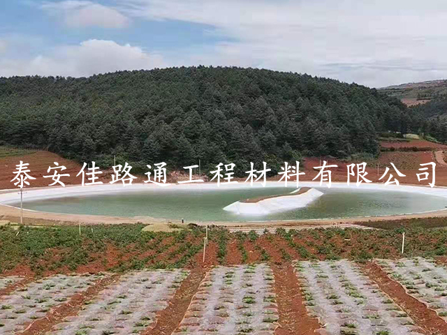 魚塘防滲土工膜鋪設(shè)分四大步驟 魚塘防滲土工膜鋪設(shè)分四大步驟