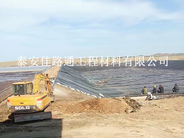 魚塘防滲土工膜外層損壞該如何應(yīng)對？