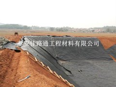 魚(yú)塘防滲膜施工中有哪幾個(gè)問(wèn)題須注意？