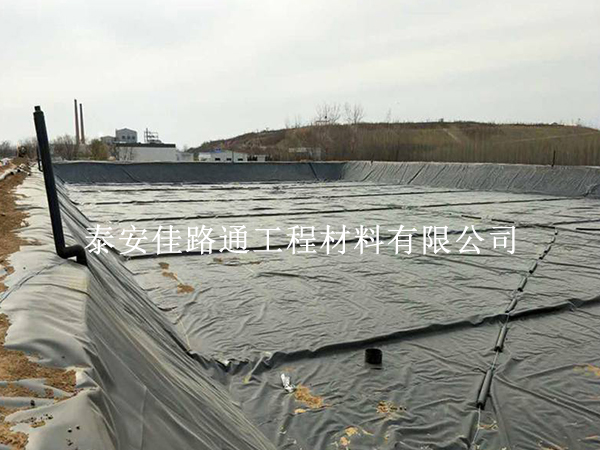 魚塘防滲膜錨固操作技巧：簡潔與創(chuàng)新的結合