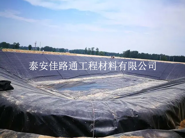 沼氣池防滲膜梅雨季節(jié)鋪設技巧 沼氣池防滲膜梅雨季節(jié)鋪設技巧