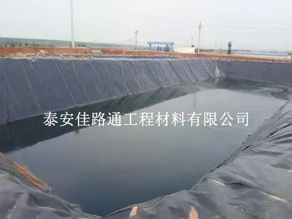 防滲土工膜焊接前的表面清理:確保工程質量的隱形基石 防滲土工膜焊接前的表面清理:確保工程質量的隱形基石