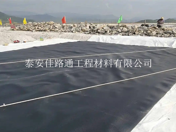 藕池防滲土工膜安裝步驟:輕松打造高效防水屏障 藕池防滲土工膜安裝步驟:輕松打造高效防水屏障