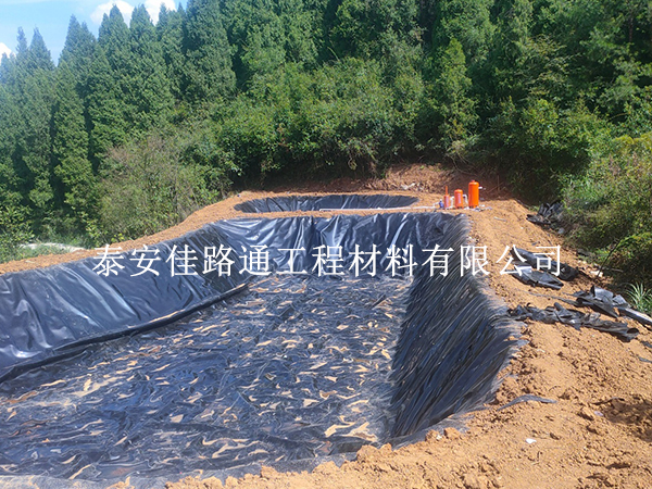 魚塘防滲膜焊接方向怎么定？關(guān)鍵原則在這里