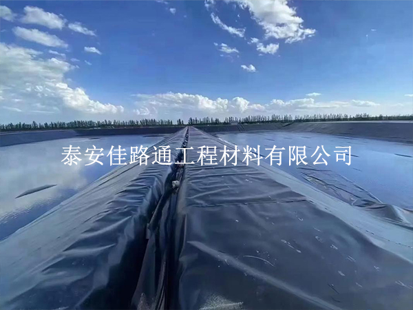 尾礦庫(kù)防滲土工膜搭接:這樣操作才防漏 尾礦庫(kù)防滲土工膜搭接:這樣操作才防漏