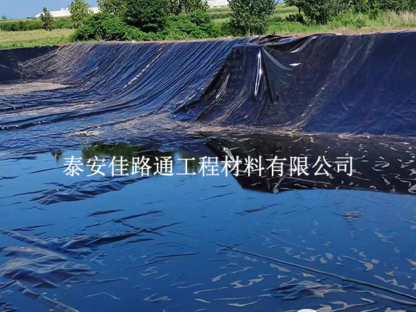 防滲土工膜鋪設(shè)別著急，這些準(zhǔn)備工作要做足