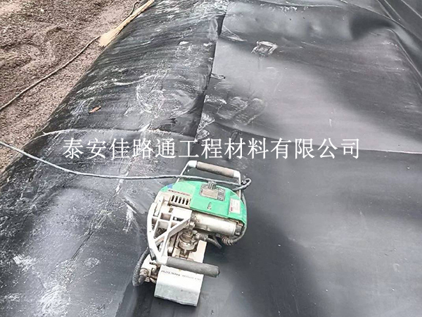 蓄水池防滲膜冬季施工不踩坑，這些專業(yè)技巧要掌握