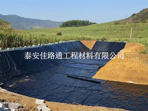 蓄水池防滲膜有效鋪設(shè)施工技巧，筑牢防滲工程根基