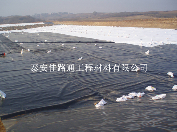 防滲土工膜運輸注意事項：嚴(yán)控每一環(huán)，守護膜