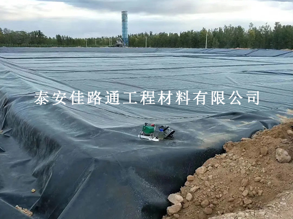 油田防滲膜檢查與驗(yàn)收工作：嚴(yán)抓細(xì)節(jié)，守住油